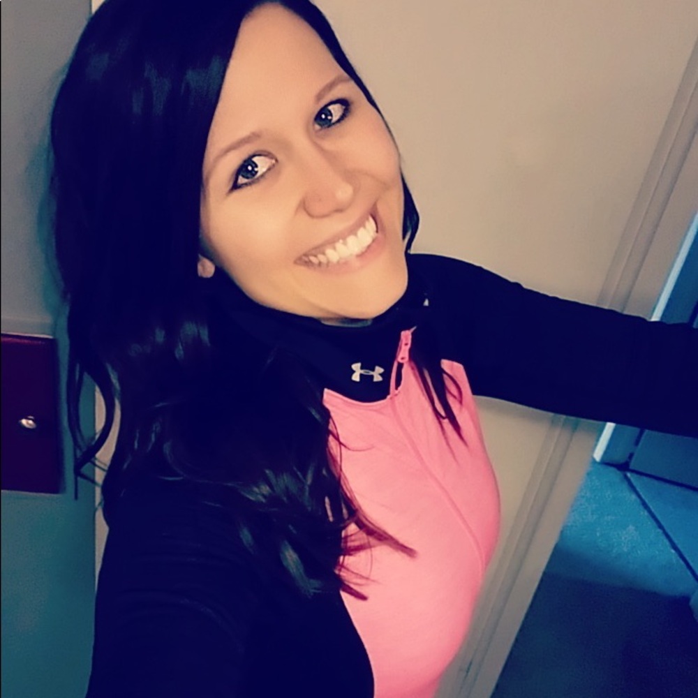 Meet your Posher, Emmi